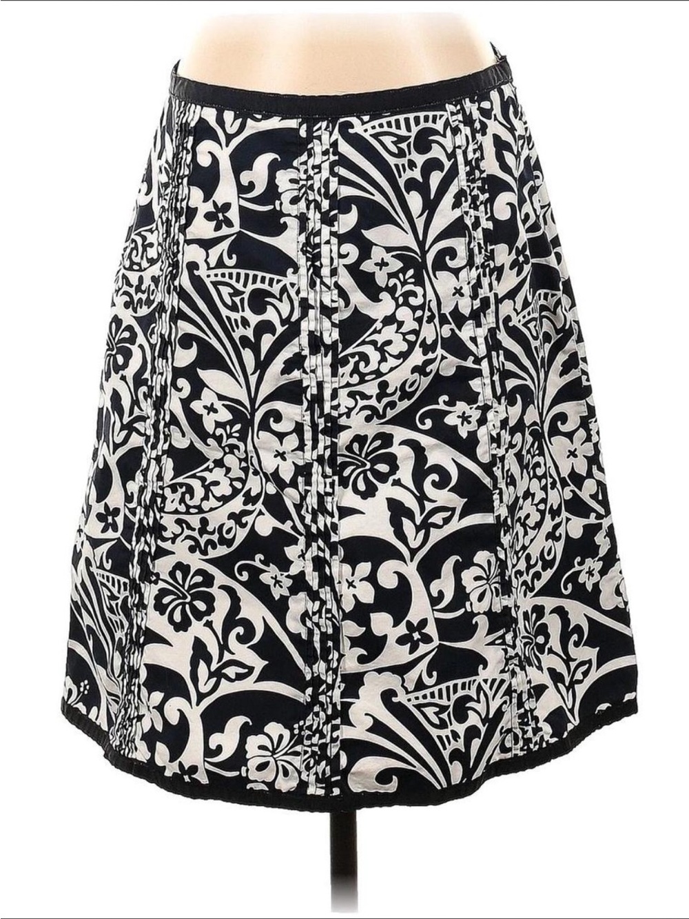 Old Navy Black and White Floral-Print A-Line Skirt